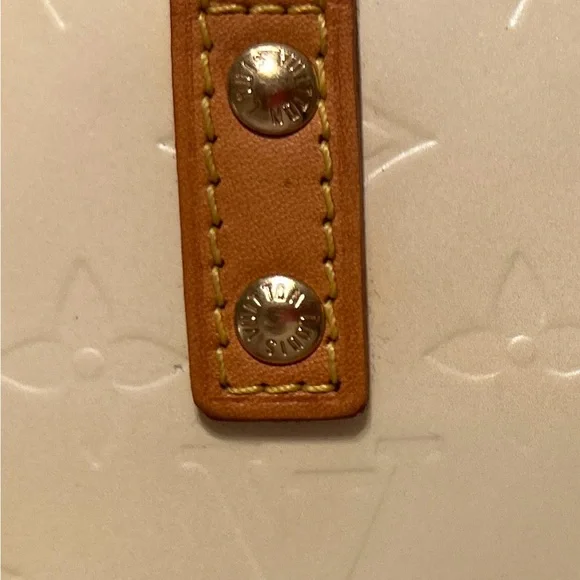 Louis Vuitton Vernis Reade PM Yellow Tote - EUC - Picture 11 of 15